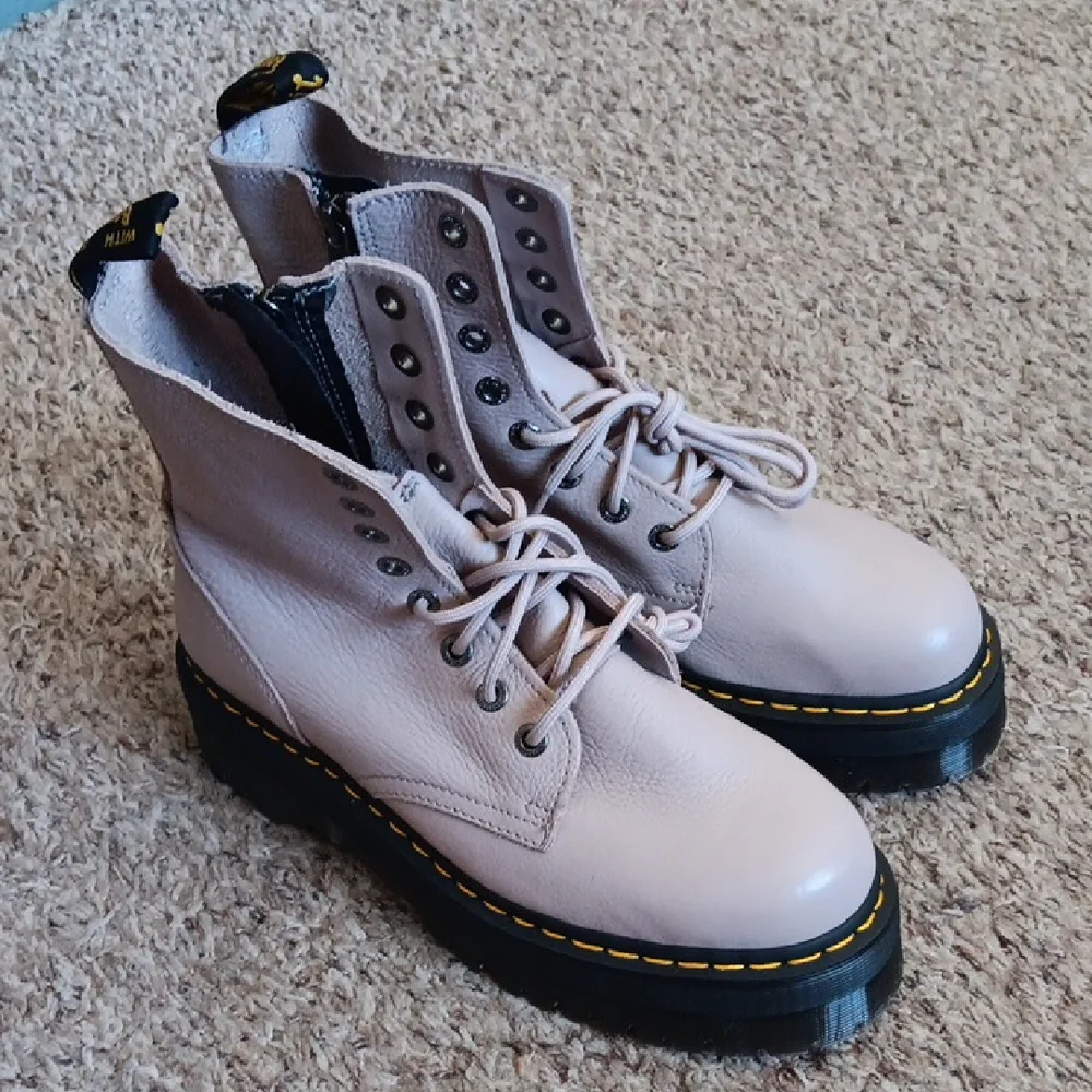 Dr. Martens Jadon lll Platform Boots In Vintage Taupe Pisa Womens 12 Men…